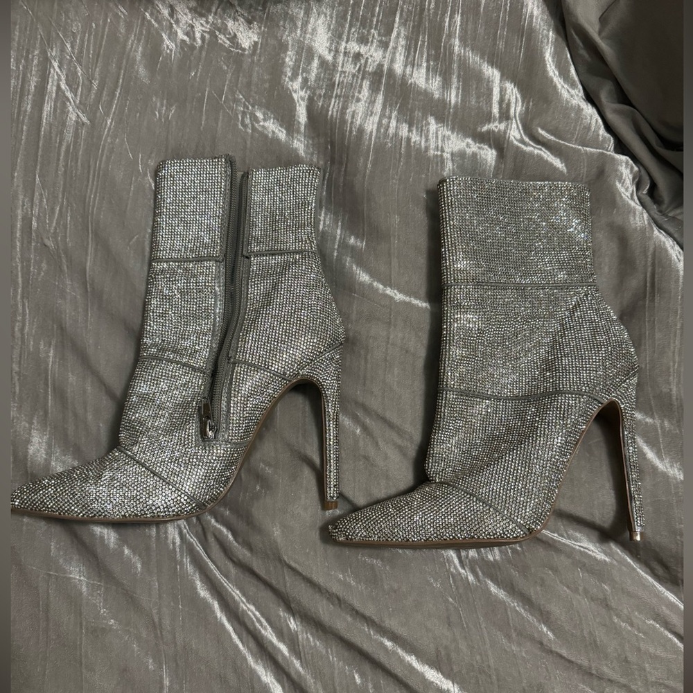 WINONA Steve Madden half calf rhinestone boots